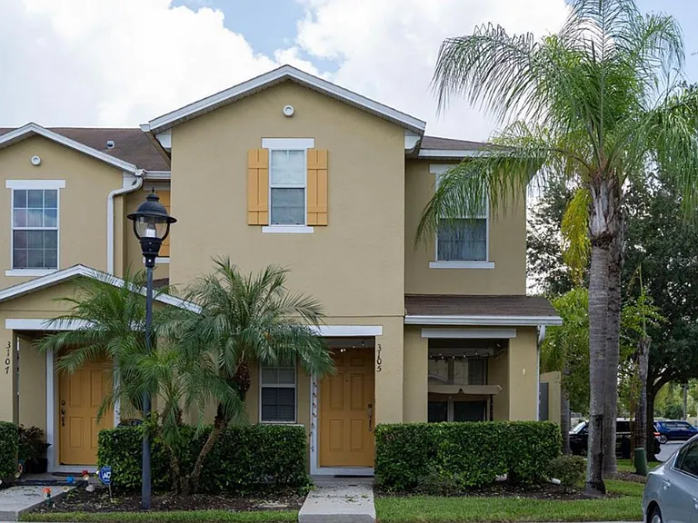 3105 Seaview Castle Dr — Photo 1