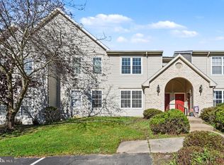 215 Forest Oak Ln, Harrisburg, PA 17110