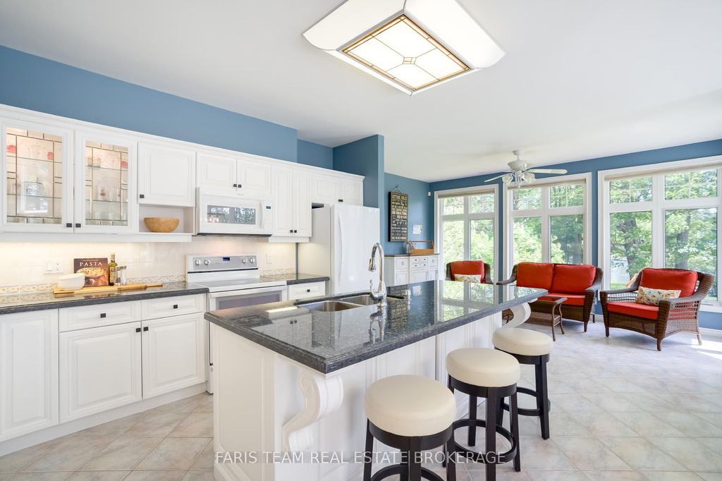 1037 Rockcastle Rd, Gravenhurst, ON - View 5