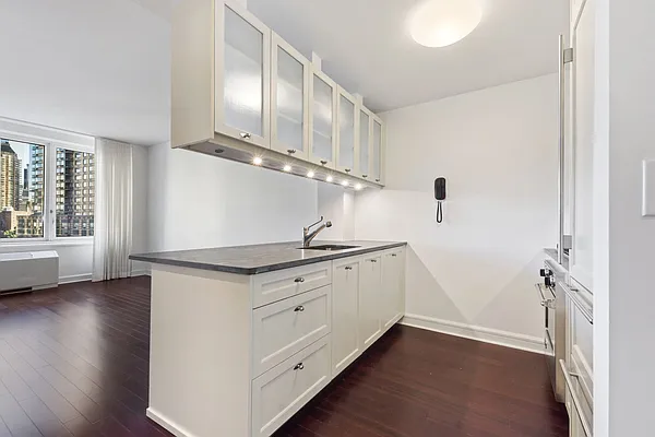 Rented by Manhattan Miami Real Estate | media 20