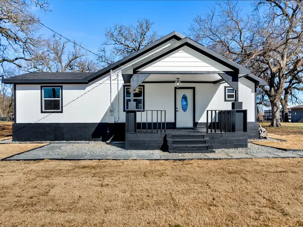 909 E Sears St, Denison, TX 75021