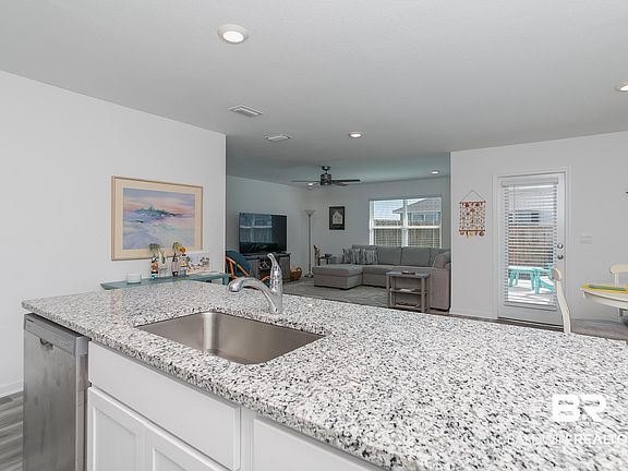 4th image of 181 Preston Way