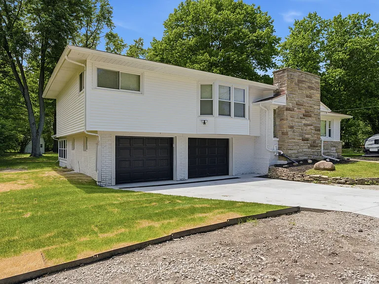 10173 Joliet St — Photo 2