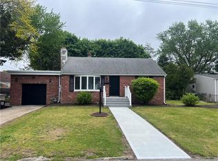 14 Union Ave, Warwick, RI 02889