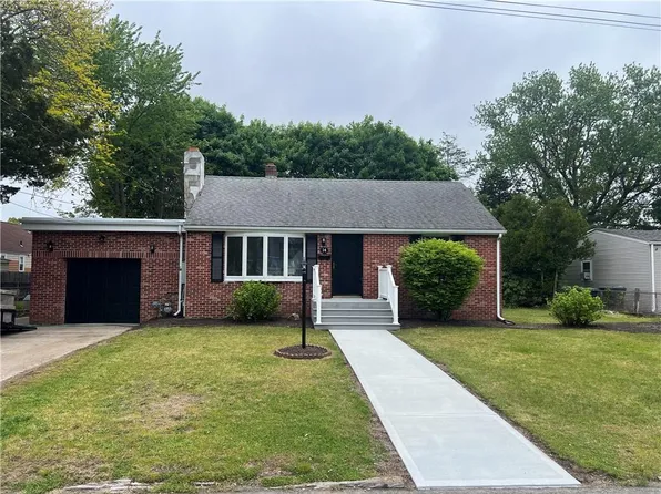 14 Union Ave, Warwick, RI 02889