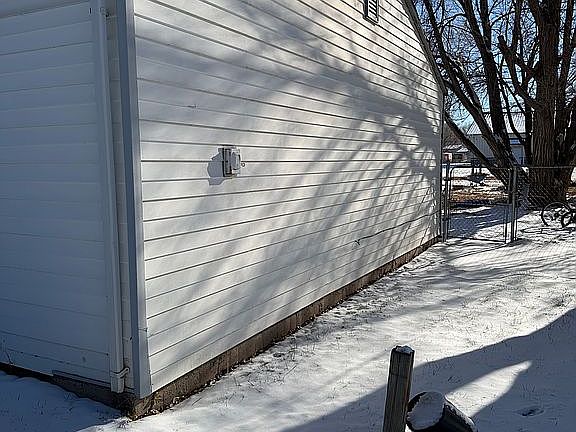 5th image of 621 Spencer St
