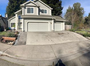 5099 Deerwood Dr, Santa Rosa, CA 95403