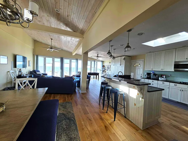 8034 Riverview Rd — Photo 5