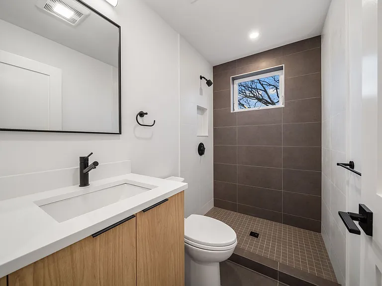 7-9 Wenham St #3 — Photo 11