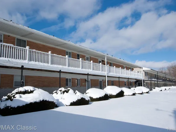 26955 Milford Rd Unit 30, South Lyon, MI 48178