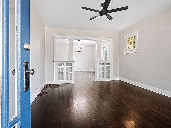 3rd image of 3638 Cambridge Ave
