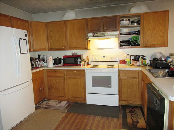 5th image of 10 Briarwood Dr