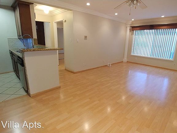 2nd image of 2020 N Beachwood Dr APT 201