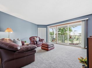 122 Demont Ave E APT 370, Little Canada, MN 55117