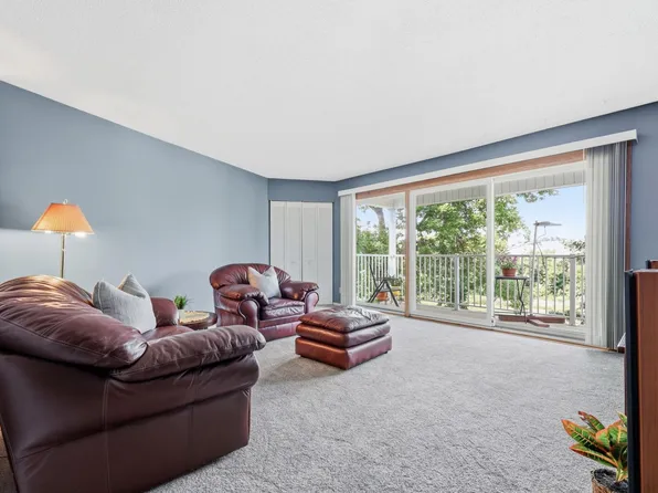 122 Demont Ave E APT 370, Little Canada, MN 55117