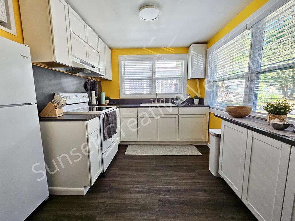 1st image of 4649 Brown Ave #1