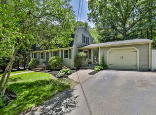 1 Columbine Rd, Milton, MA 02186