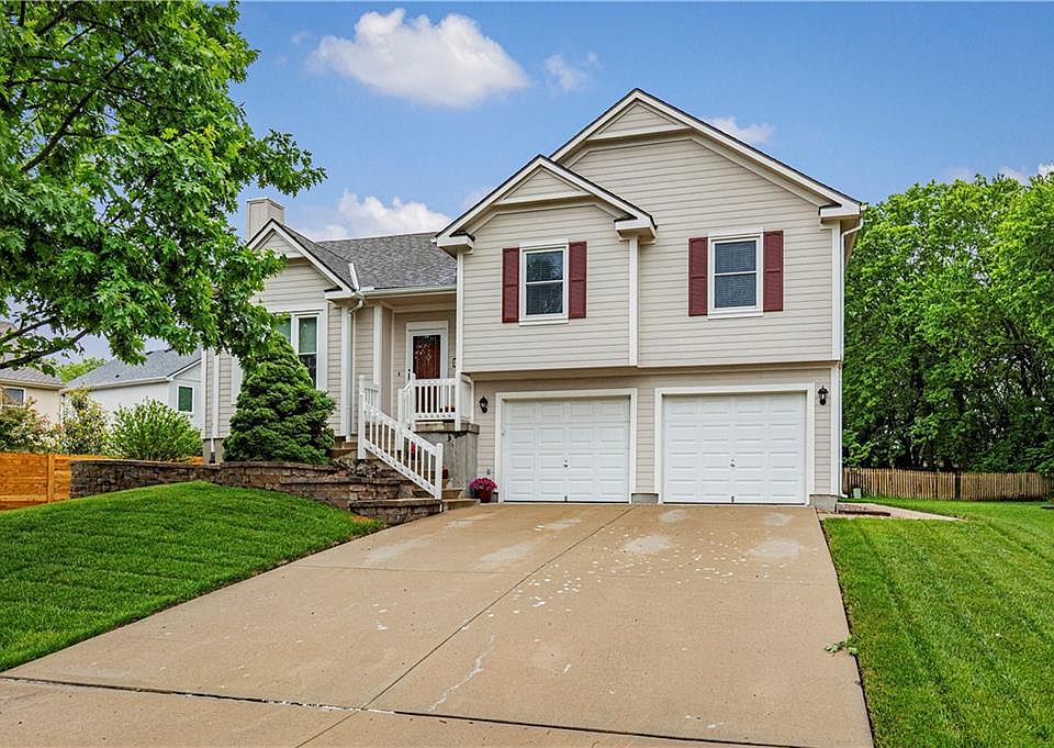1st image of 15678 S Lindenwood Dr