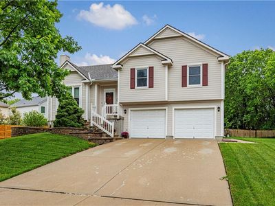 15678 S Lindenwood Dr, Olathe, KS, 66062