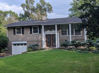 26W573 Barnes Ave, Winfield, IL 60190