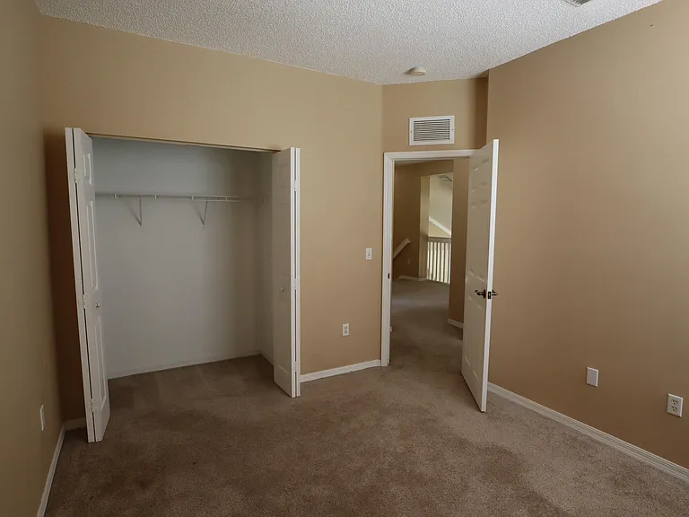 2202 SE 17th Ave — Photo 24