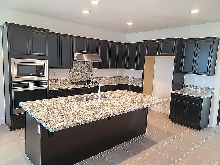 118 E Vince St — Photo 5