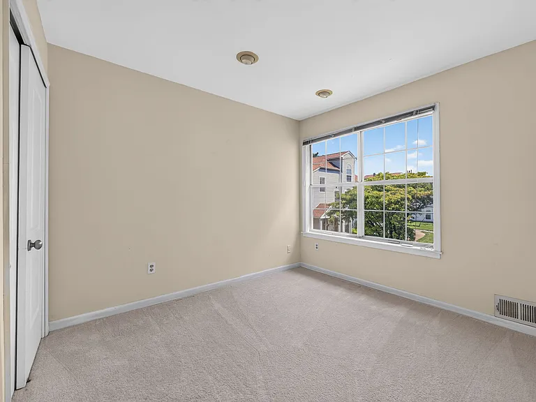 18 Homestead Ln — Photo 10