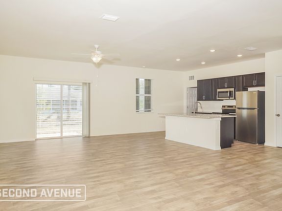 4th image of 1004 S Lassonde St