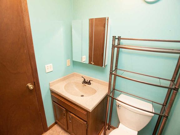 5th image of 1119 N Westwind Dr
