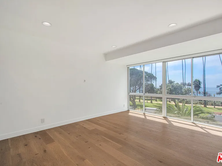 515 Ocean Ave #402S — Photo 23