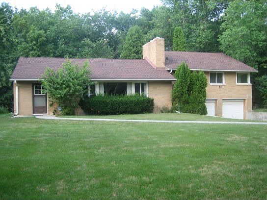 SPACIOUS HOME ON RAVINE IN BAYSIDE