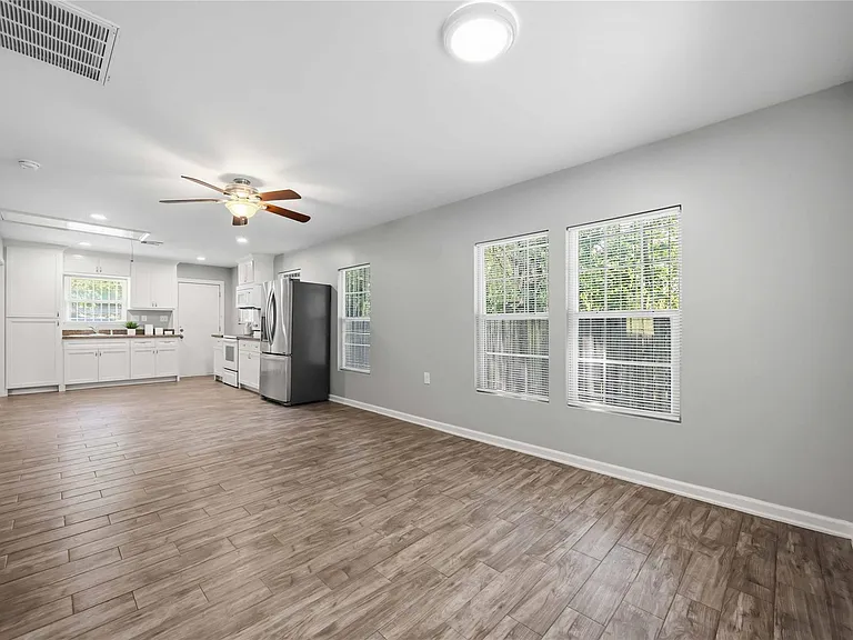 2814 Francis St — Photo 3