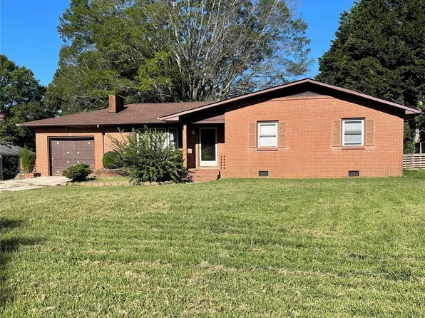 112 Tanglewood Dr, Kannapolis, NC 28081
