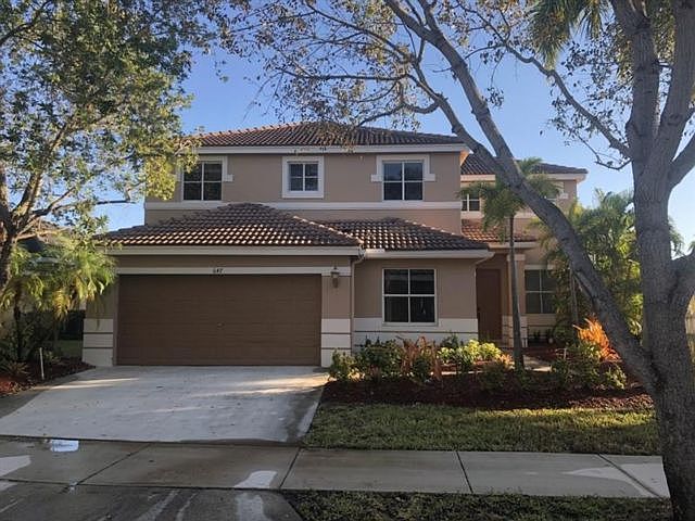 1st image of 647 Nandina Dr