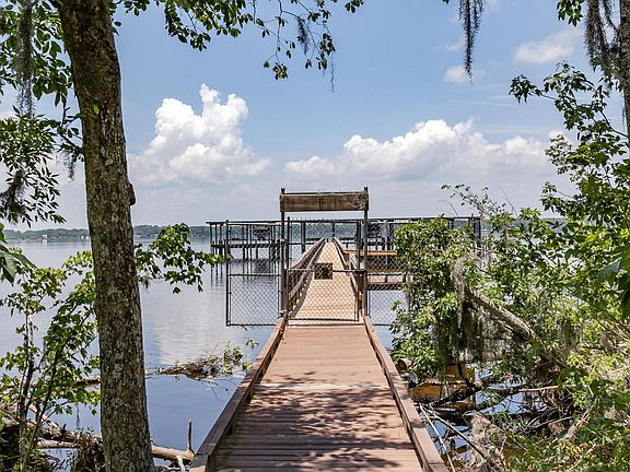 Gate_Access_to_Marina