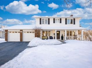 275 Camborne Cres, Burlington, ON L7N 2A4