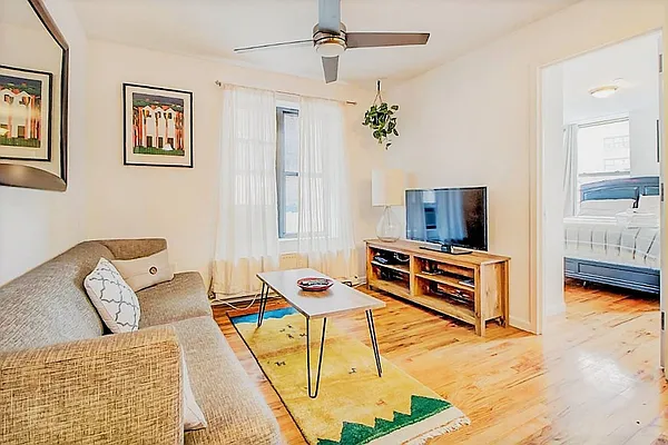 Rented by Safdie Realty Group | media 17