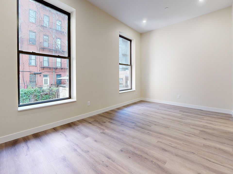 1st image of 317 W 48th St #2R