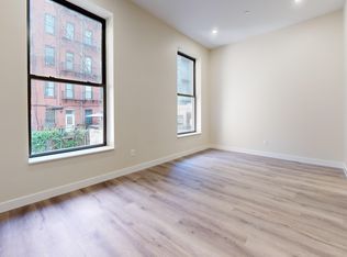 317 W 48th St #2R, New York, NY 10036