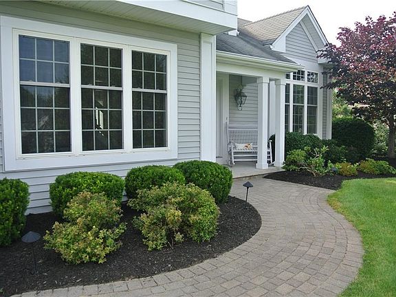 4th image of 3 Crest Wood Cir