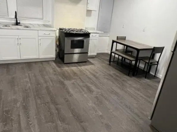 1420 S Napa St, Philadelphia, PA 19146
