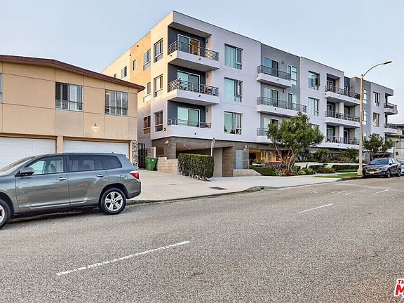 3rd image of 7857 W Manchester Ave #Penthouse 9