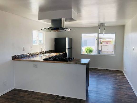 2nd image of 2950 Iris Ave Space 64