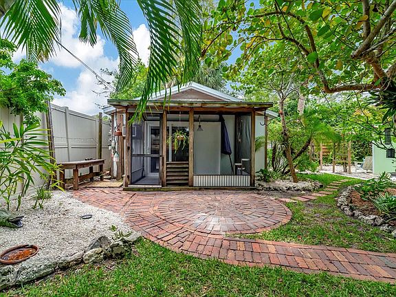 2nd image of 5215 Calle De Costa Rica #C