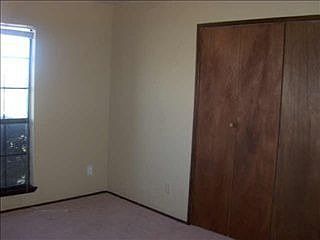 2nd image of 652 Nora Ln