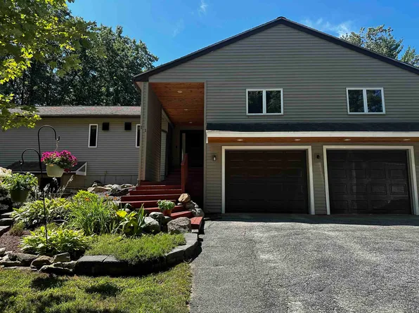 11 Mckinney Drive, Hudson, NH 03051