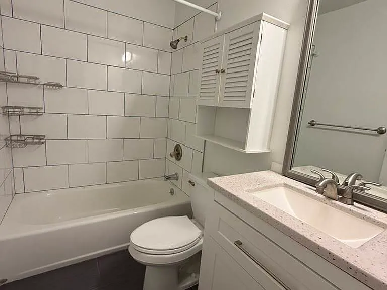 75 Leslie Rd #D — Photo 16
