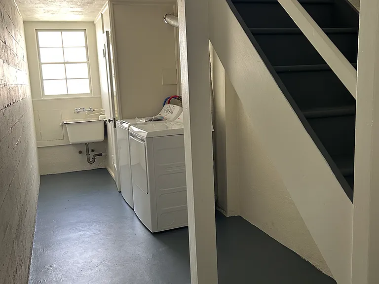 285 Wayne Ave — Photo 18