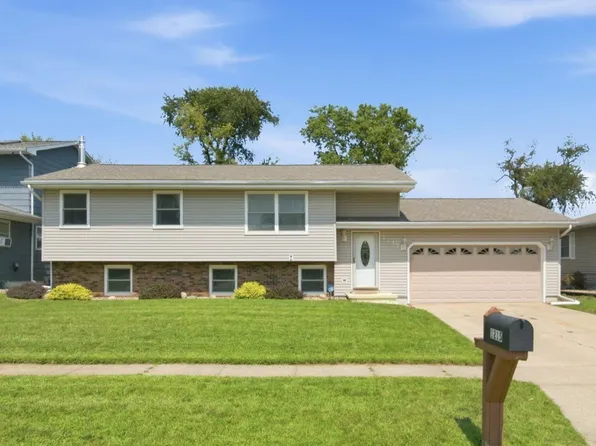 1215 Kaplan Dr, Waterloo, IA 50702