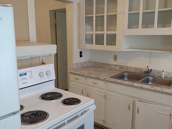 5th image of 4319 Cambridge St